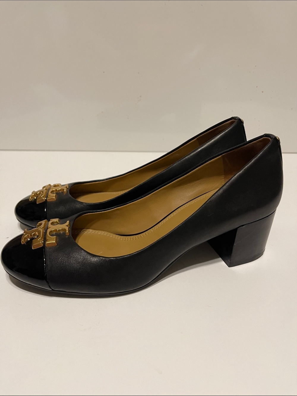 Tory Burch Everly Black Leather Patent Cap Toe Gold Hardware Made Size 5
